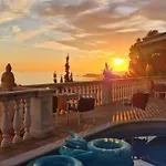 Ashram Sunshine Bed and breakfast
