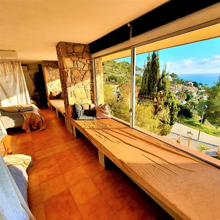 فندق مبيت وإفطار Ashram Sunshine سيدجيس