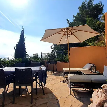 Ashram Sunshine فندق مبيت وإفطار *