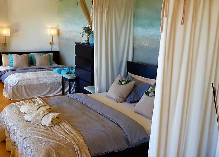 Ashram Sunshine Bed & Breakfast *