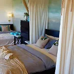 Ashram Sunshine B&B *