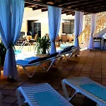 Ashram Sunshine B&B *