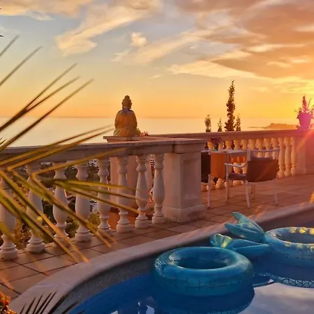 Ashram Sunshine * Sitges