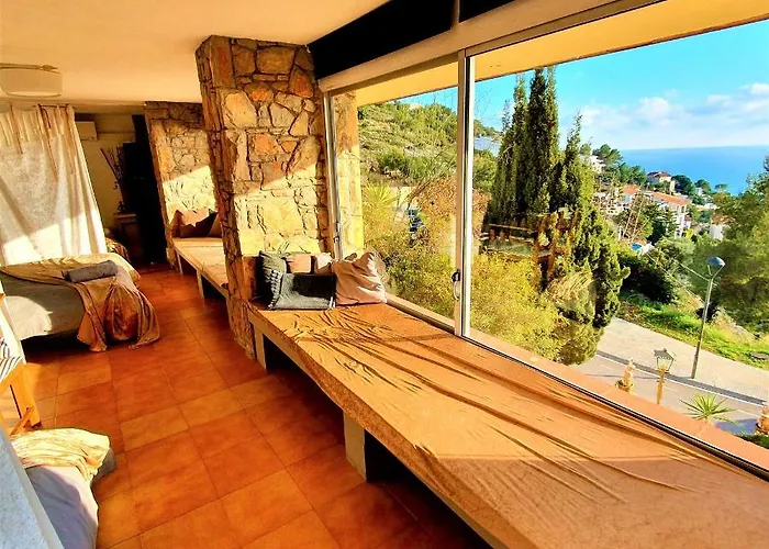 Oda ve Kahvaltı Ashram Sunshine Sitges